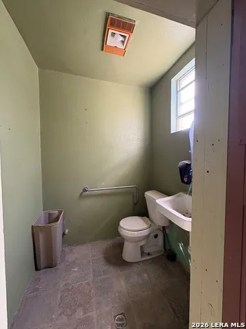 451 E Hwy 57 LaPryor, TX 78872