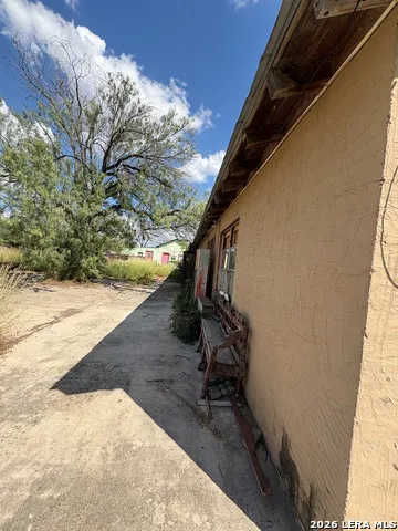 451 E Hwy 57 LaPryor, TX 78872