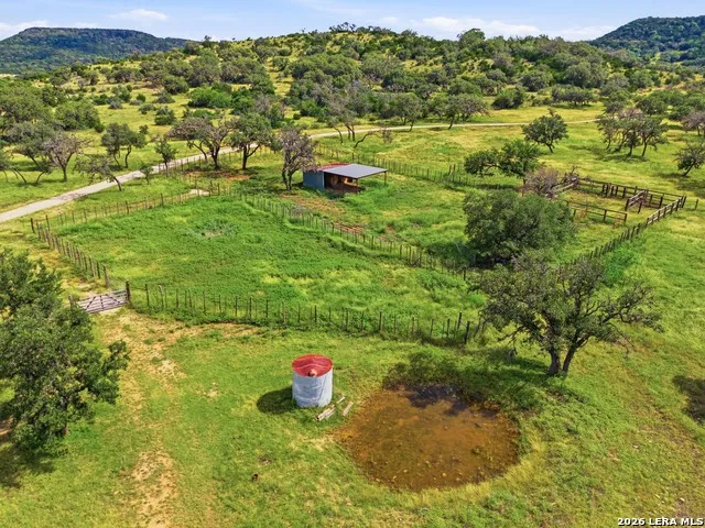 18954 STATE HIGHWAY 16 N Medina, TX 78055