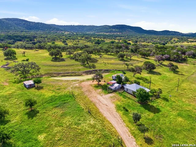 18954 STATE HIGHWAY 16 N Medina, TX 78055