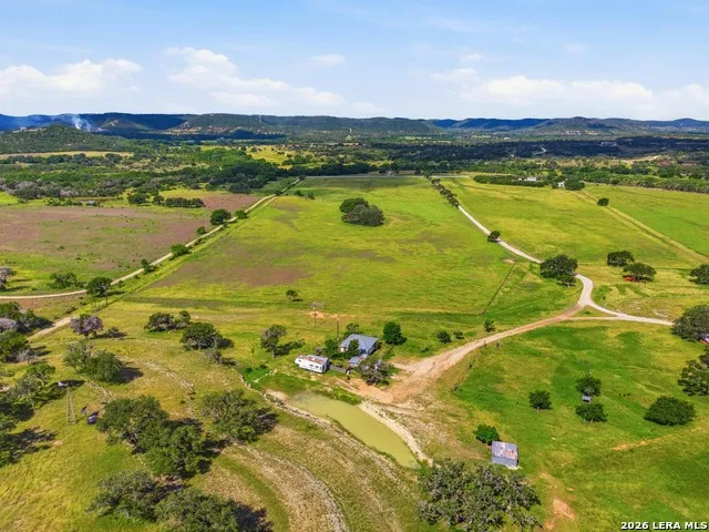 18954 STATE HIGHWAY 16 N Medina, TX 78055