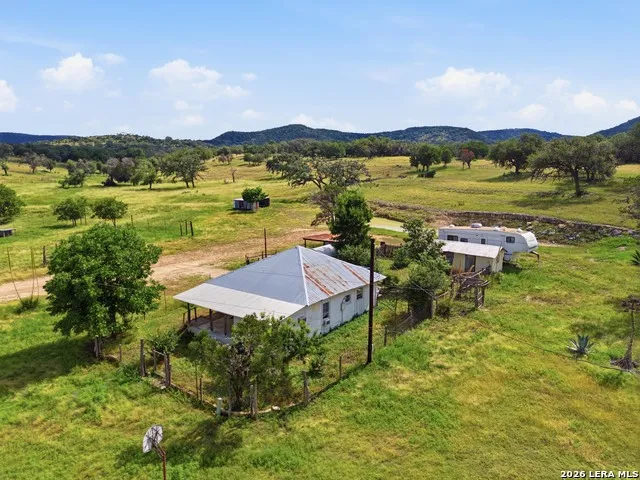 18954 STATE HIGHWAY 16 N Medina, TX 78055