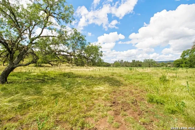 18954 STATE HIGHWAY 16 N Medina, TX 78055