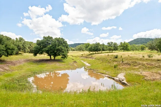 18954 STATE HIGHWAY 16 N Medina, TX 78055