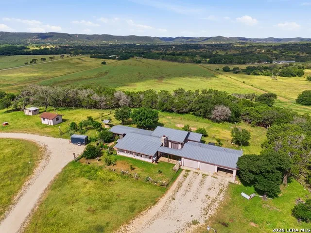 18954 STATE HIGHWAY 16 N Medina, TX 78055