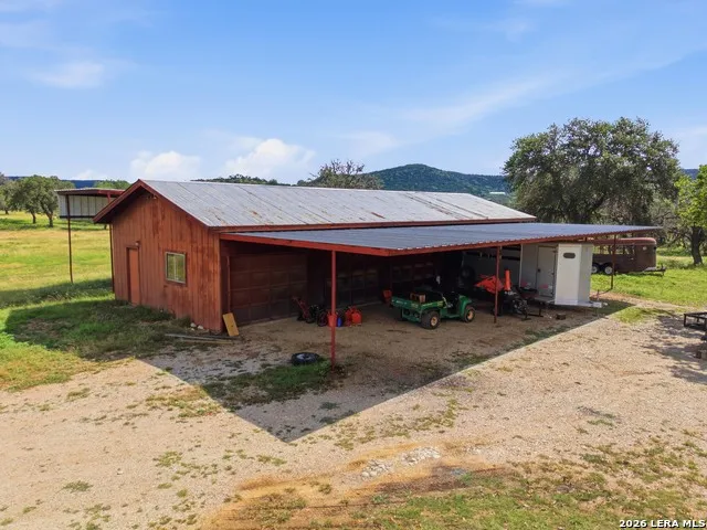 18954 STATE HIGHWAY 16 N Medina, TX 78055