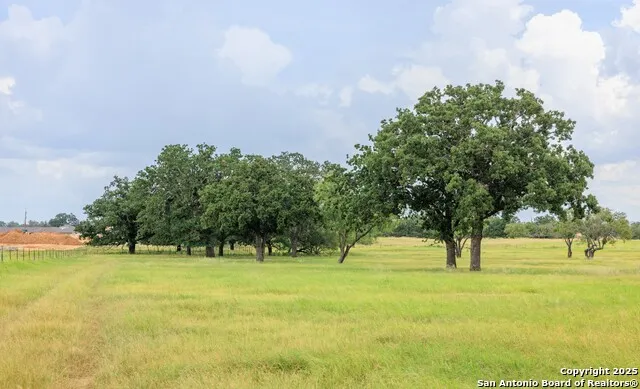 1080 S Eagle Street Fredericksburg, TX 78624