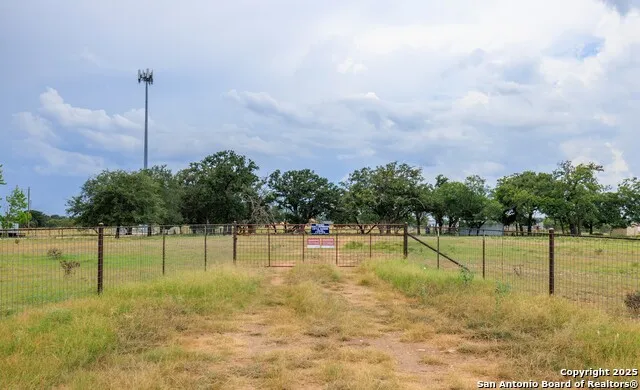 1080 S Eagle Street Fredericksburg, TX 78624