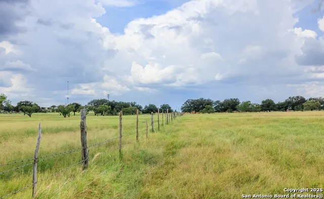 1080 S Eagle Street Fredericksburg, TX 78624