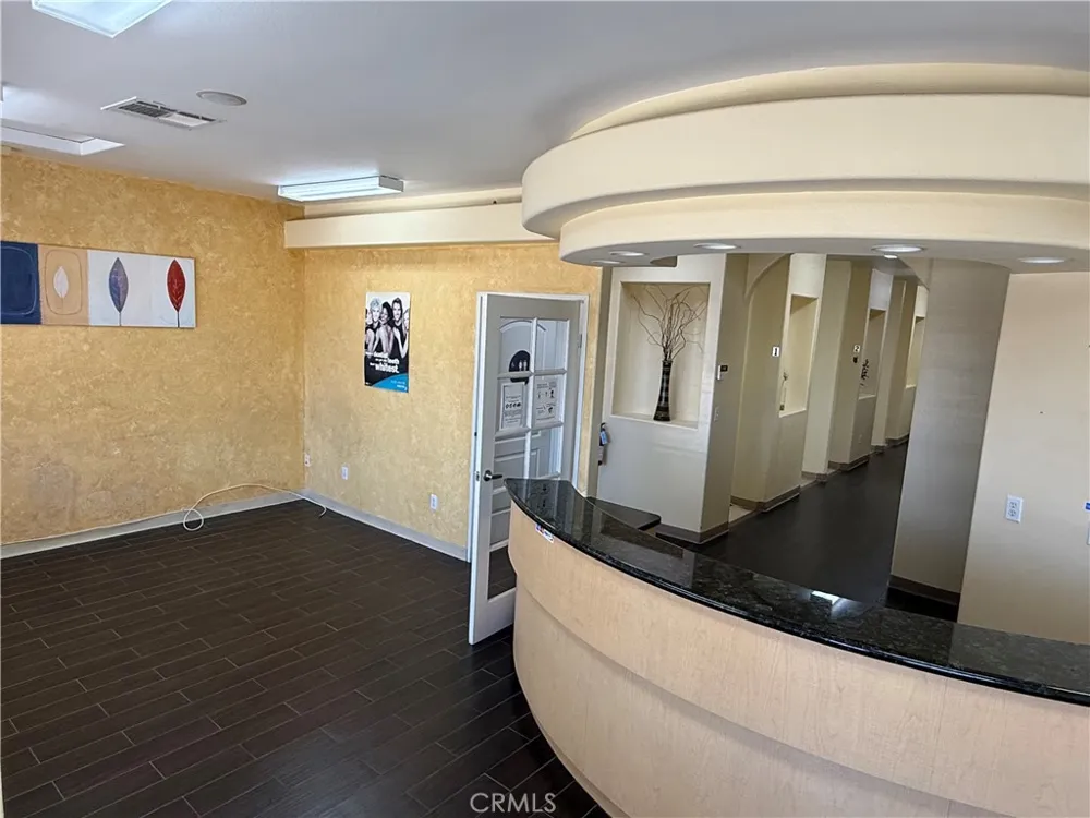 9448 Magnolia Ave Riverside, CA 92503