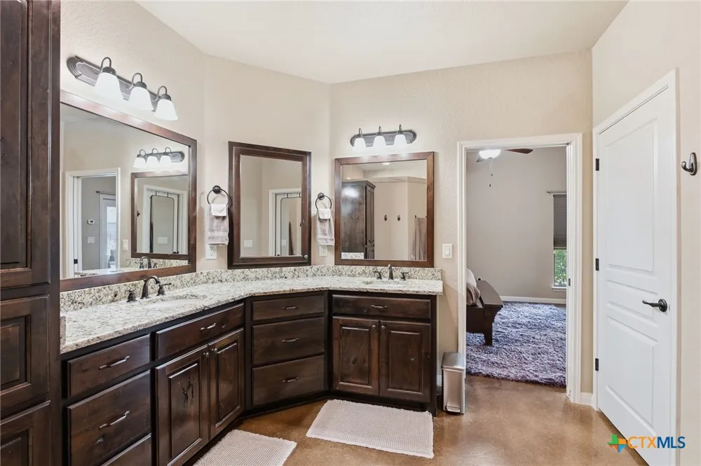 1635 Sun Bay Drive New Braunfels, TX 78130