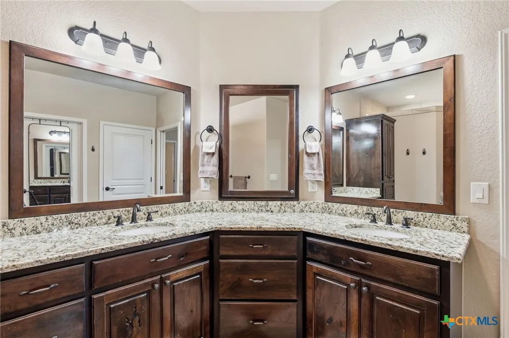 1635 Sun Bay Drive New Braunfels, TX 78130