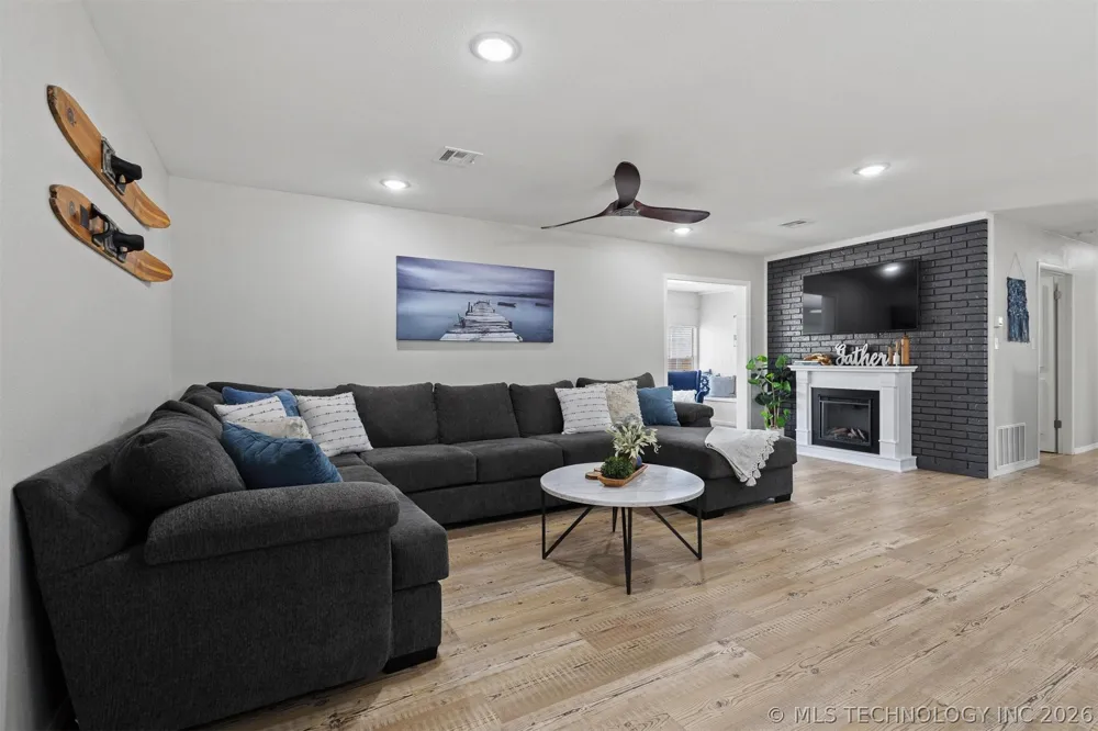 3966 Ski Line Drive Kingston, OK 73439