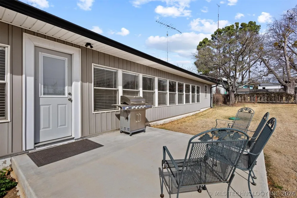 3966 Ski Line Drive Kingston, OK 73439
