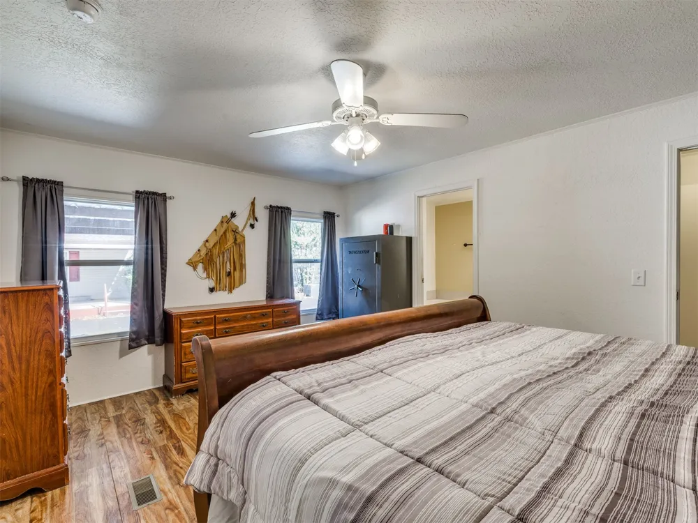 417861 E Branum S Checotah, OK 74426