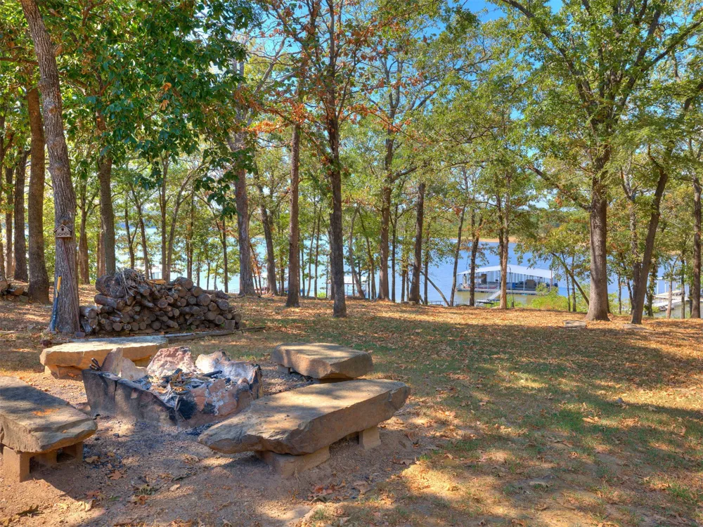 417861 E Branum S Checotah, OK 74426