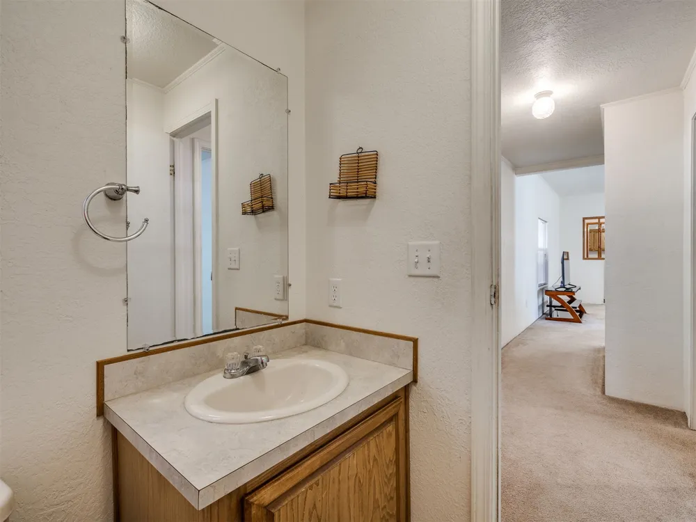 417861 E Branum S Checotah, OK 74426