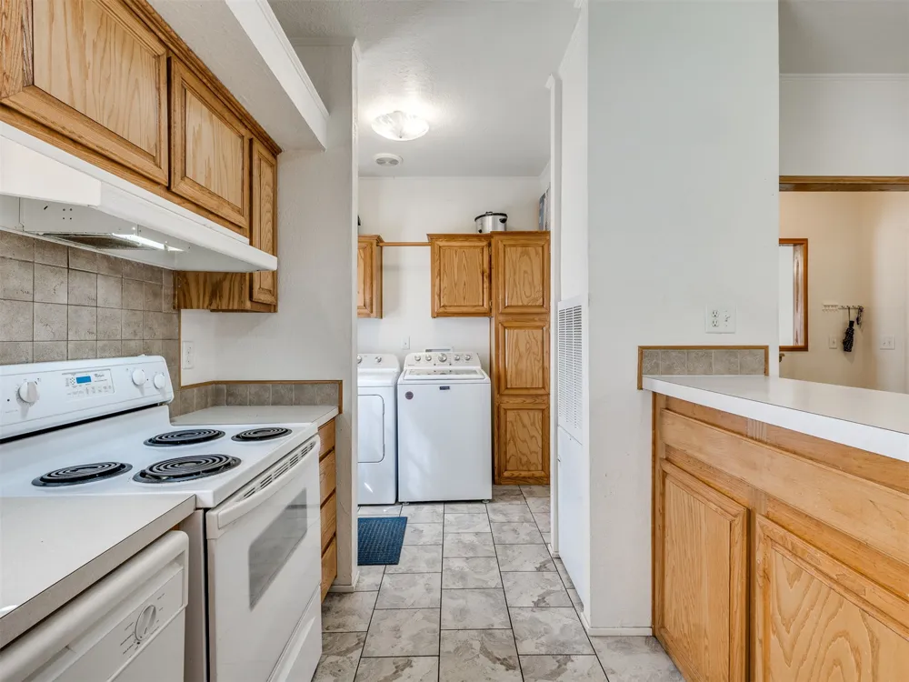 417861 E Branum S Checotah, OK 74426