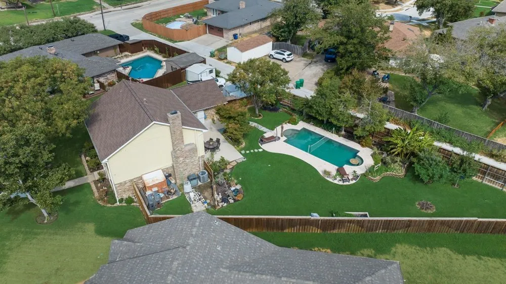 2305 Mccoy Court Carrollton, TX 75006