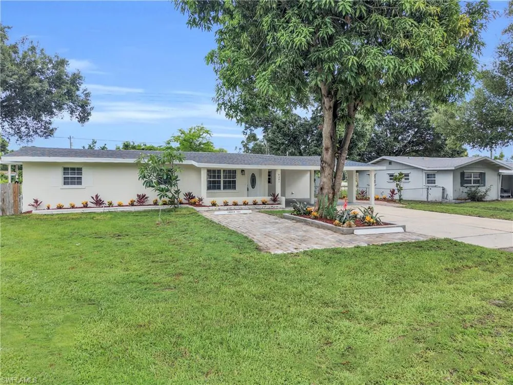 4301 New Street Fort Myers, FL 33905