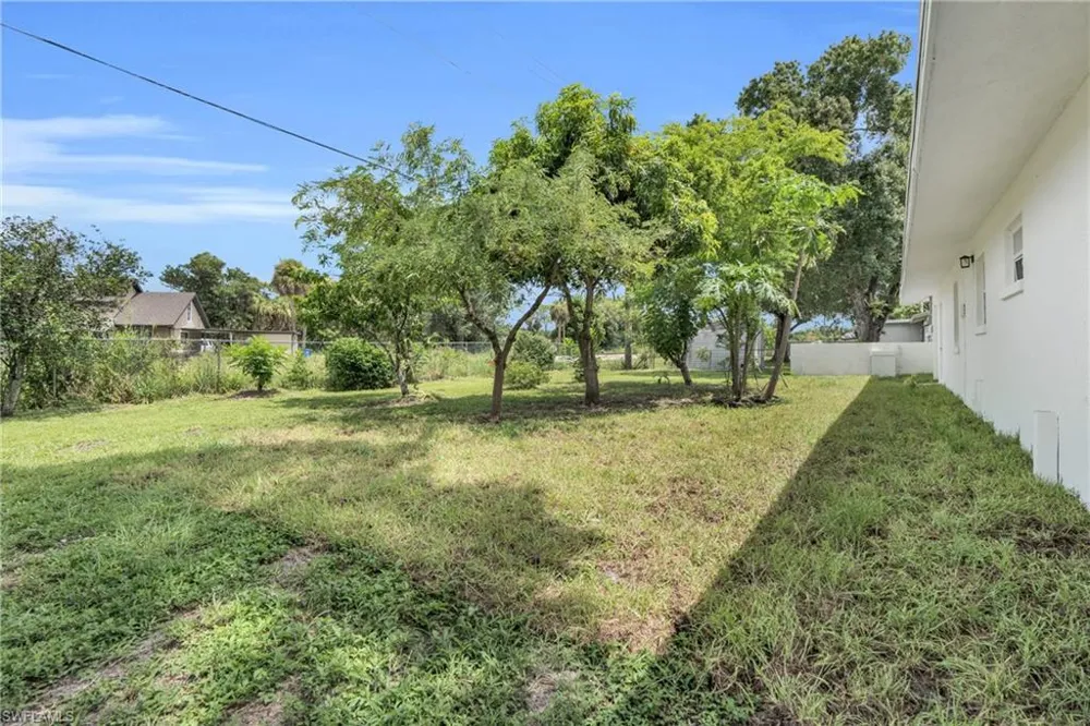 4301 New Street Fort Myers, FL 33905