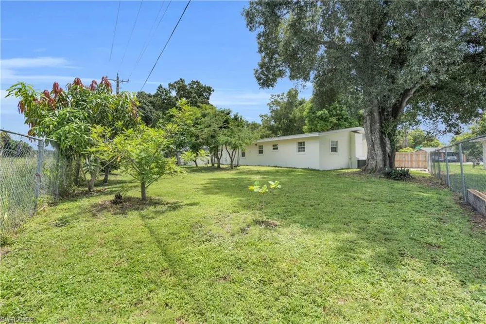 4301 New Street Fort Myers, FL 33905