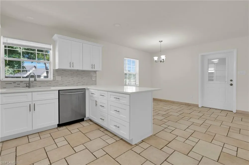 4301 New Street Fort Myers, FL 33905