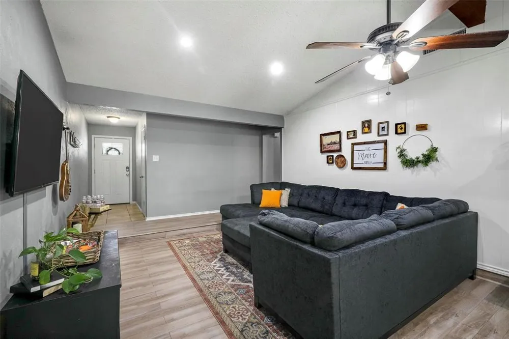 6306 Orchard Hill Drive Arlington, TX 76016