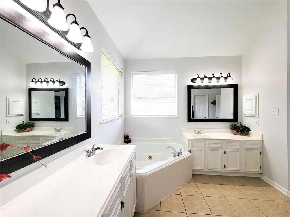 17715 Laguna Trail Drive Houston, TX 77095