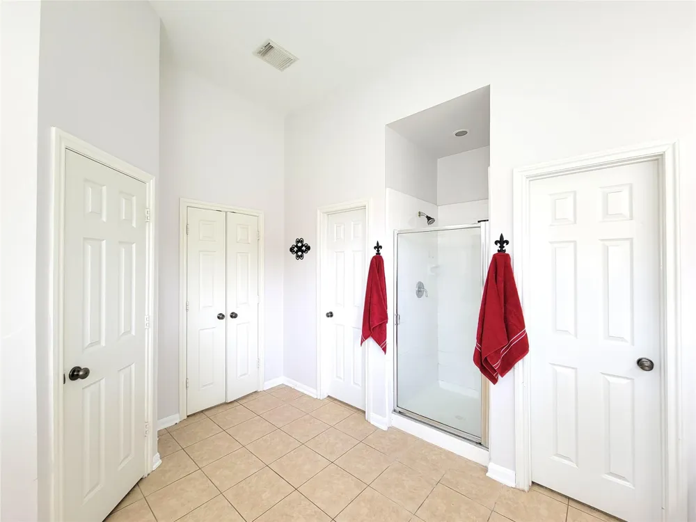 17715 Laguna Trail Drive Houston, TX 77095