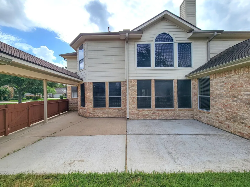 17715 Laguna Trail Drive Houston, TX 77095