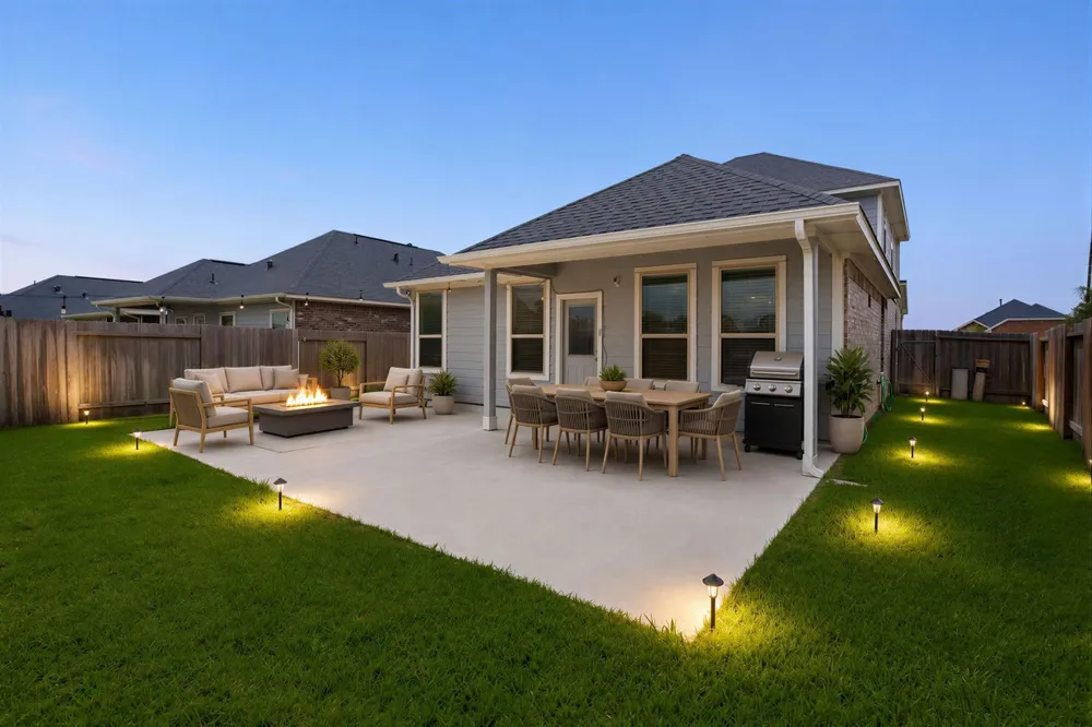 7419 French Quarter Court Fulshear, TX 77441