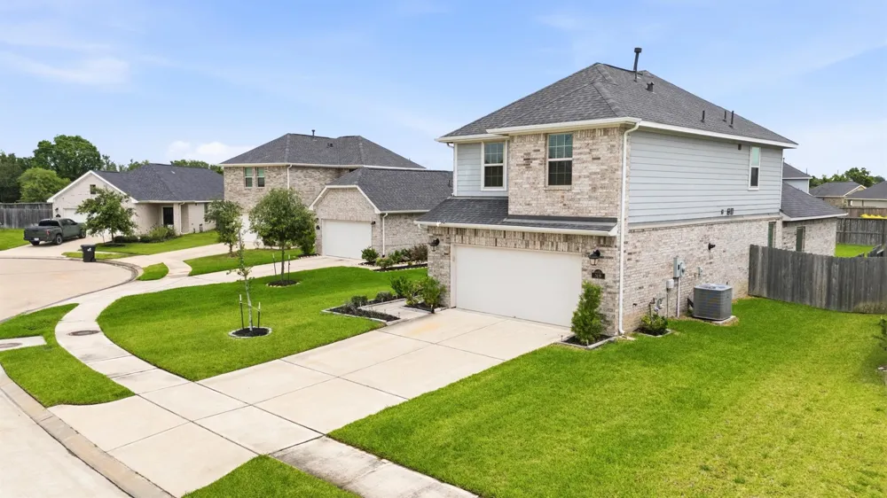 7419 French Quarter Court Fulshear, TX 77441