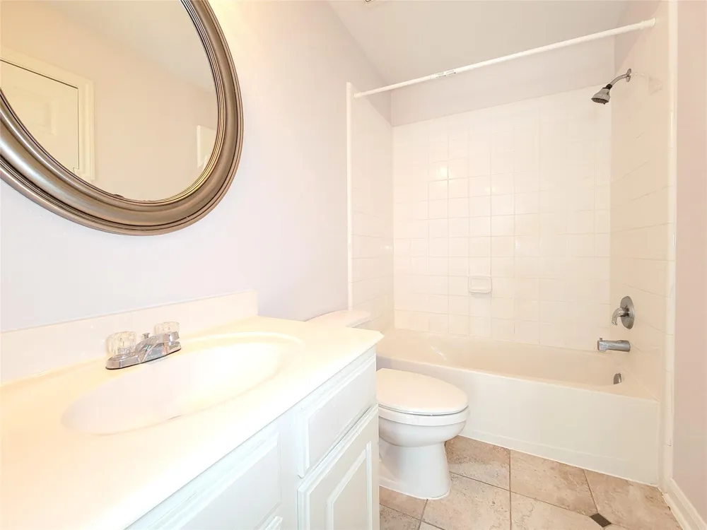 17715 Laguna Trail Drive Houston, TX 77095