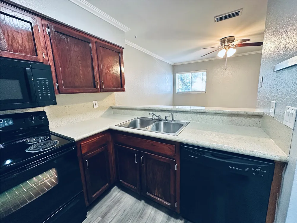 3702 S Second Street #114 Austin, TX 78704