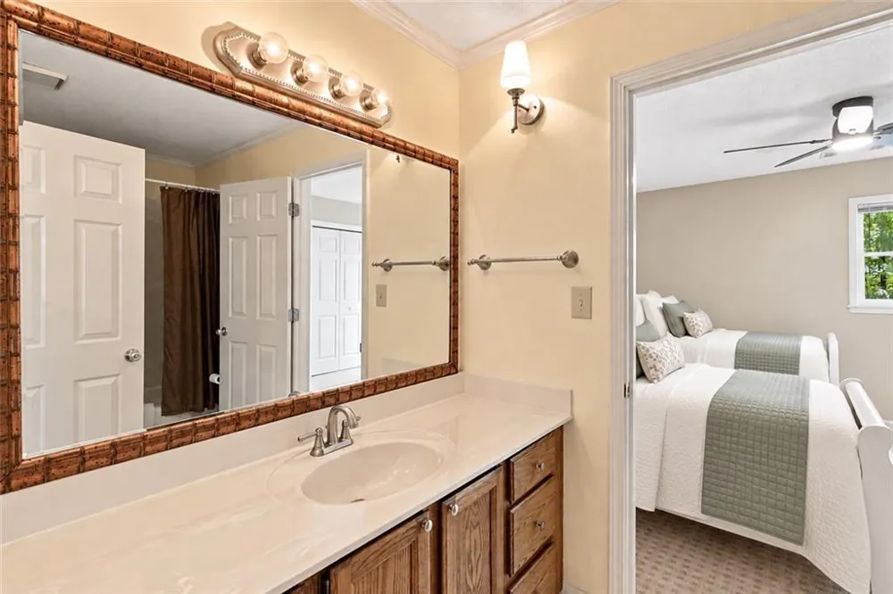 4080 Stony River Way Snellville, GA 30039