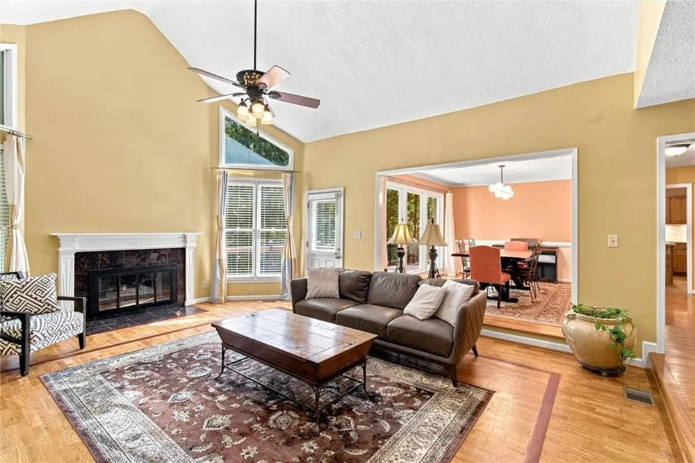 4080 Stony River Way Snellville, GA 30039