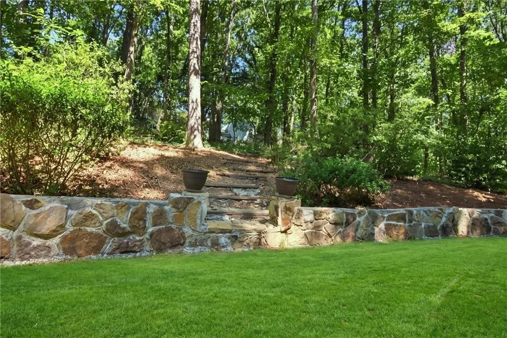 4080 Stony River Way Snellville, GA 30039