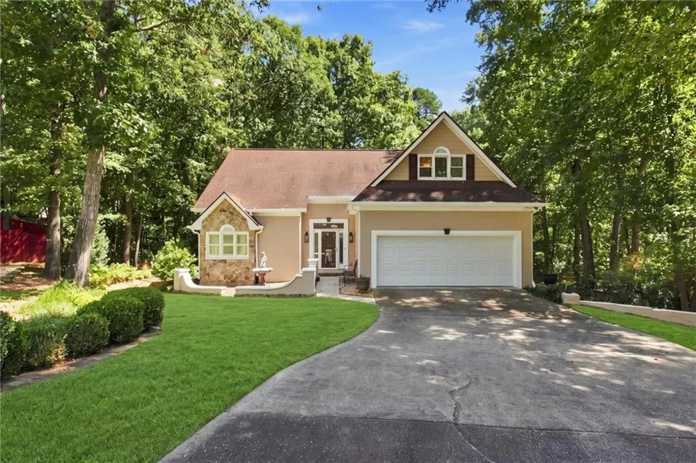 4080 Stony River Way Snellville, GA 30039
