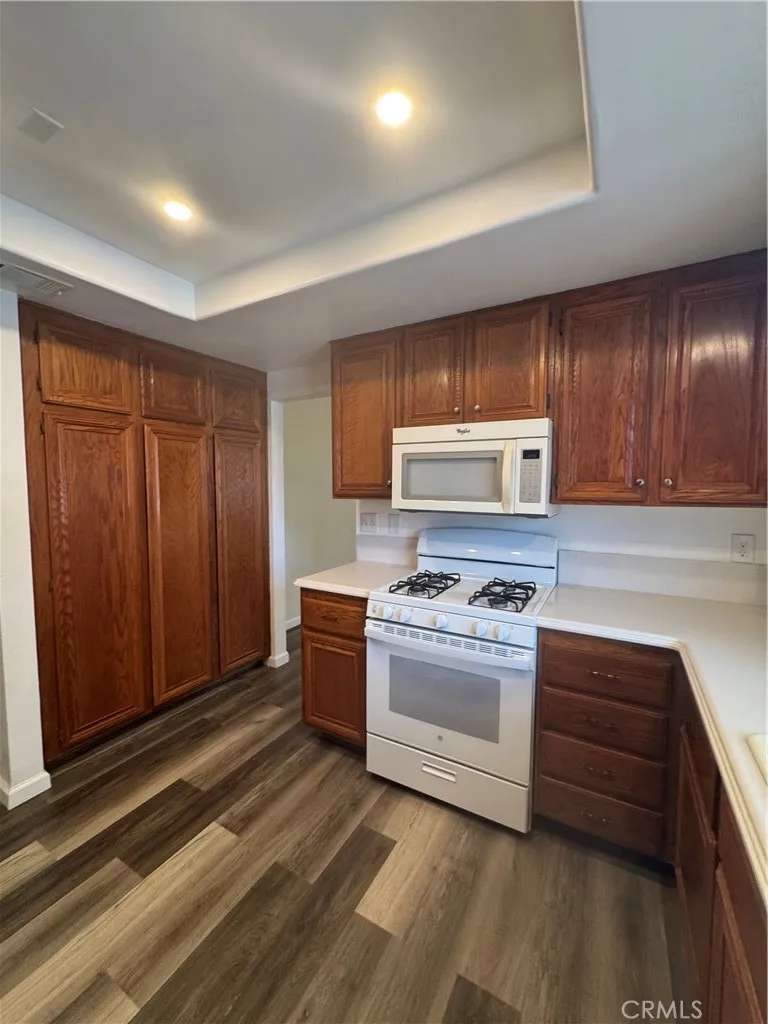 844 La Morena Hemet, CA 92545