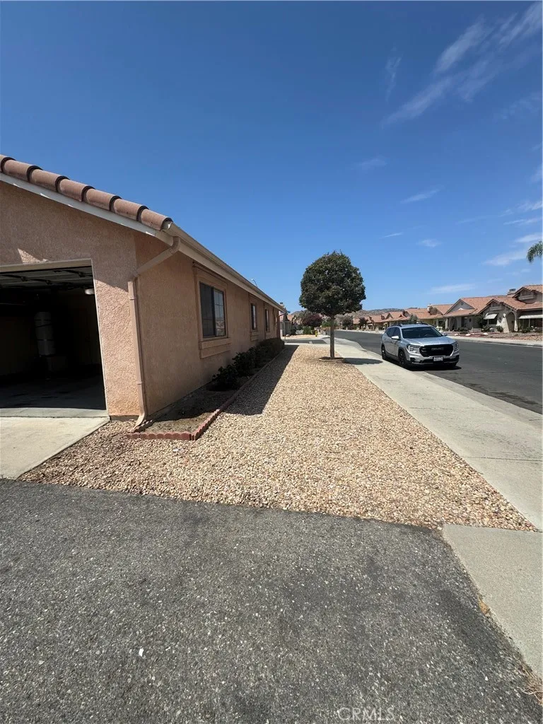 844 La Morena Hemet, CA 92545