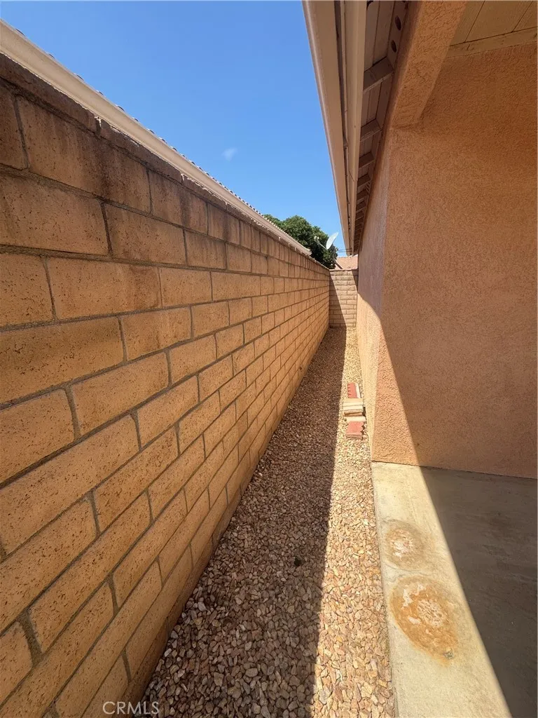 844 La Morena Hemet, CA 92545