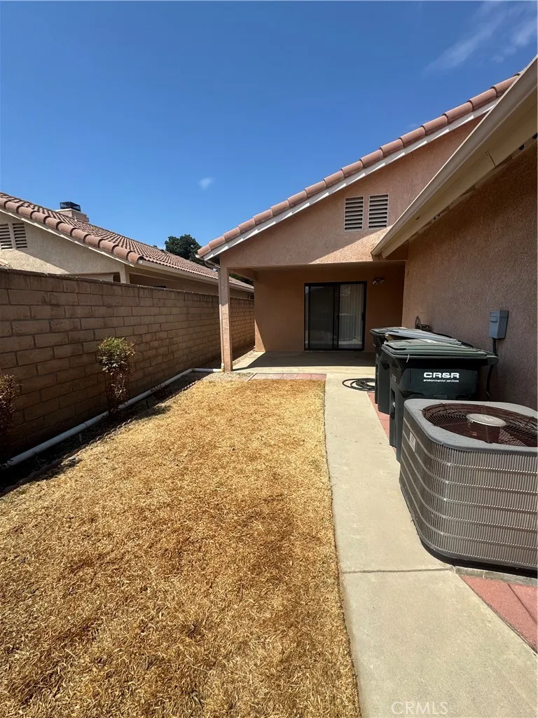 844 La Morena Hemet, CA 92545