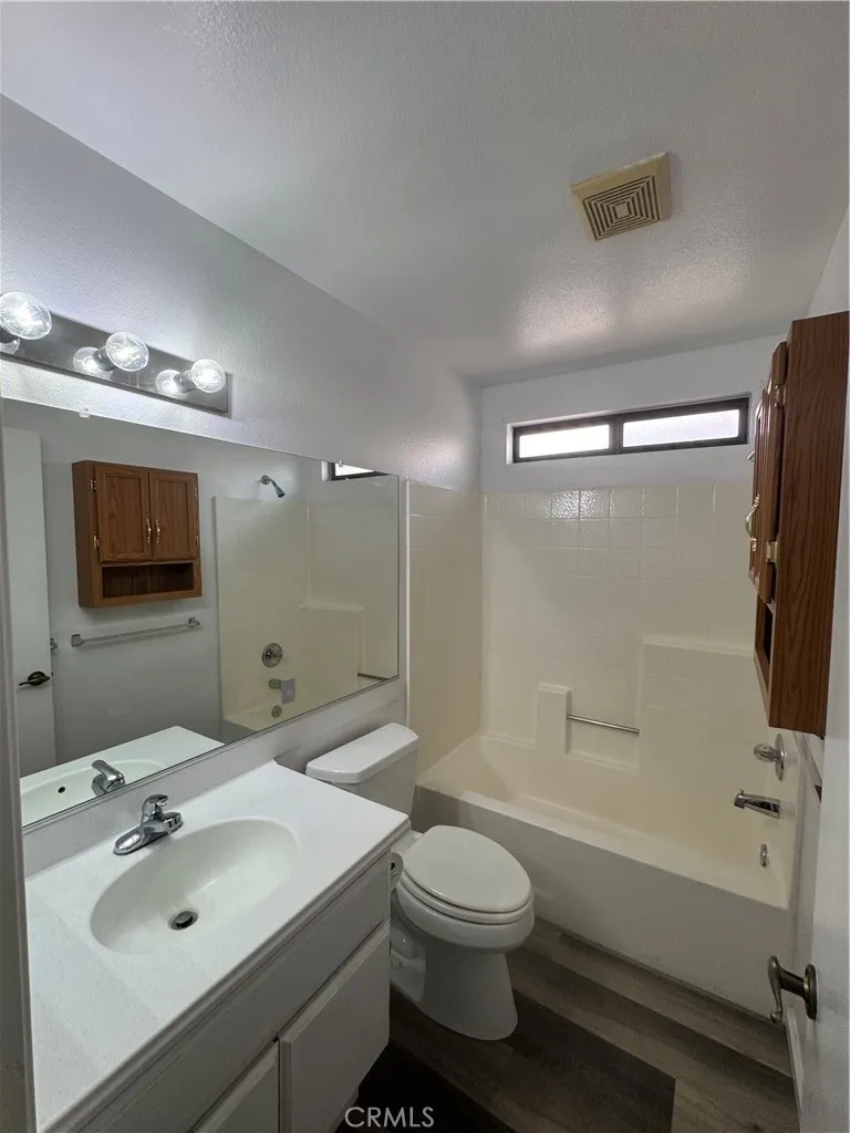 844 La Morena Hemet, CA 92545