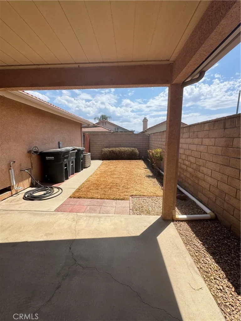 844 La Morena Hemet, CA 92545