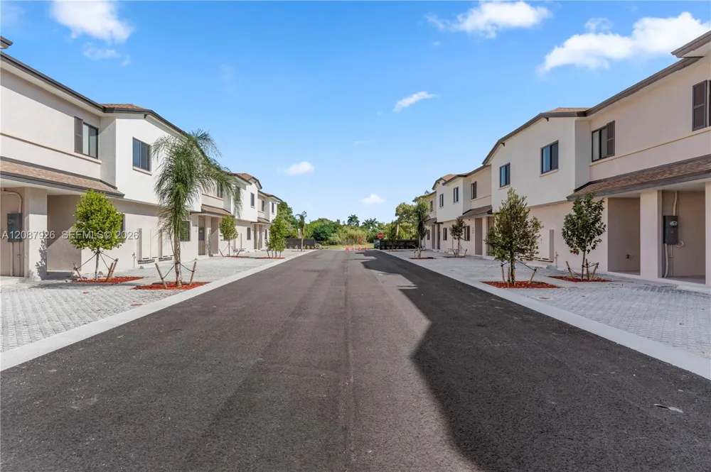 401 SW Palm Ter #401 Florida City, FL 33034