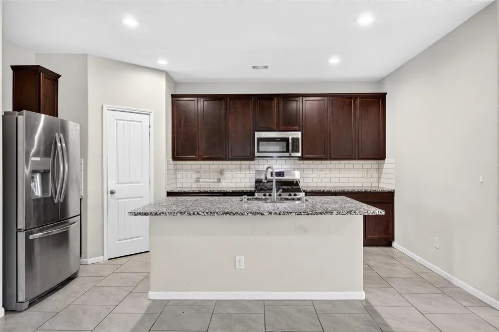 18342 Arcola Bay Lane Richmond, TX 77407