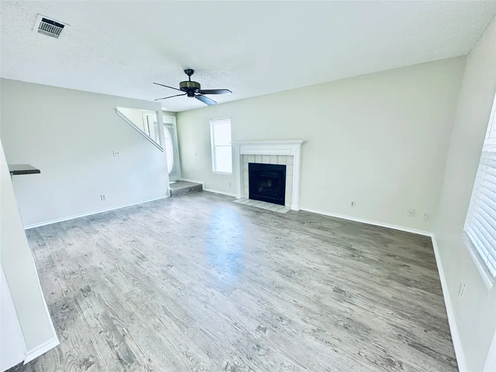 379 Fantail Loop #B Austin, TX 78734
