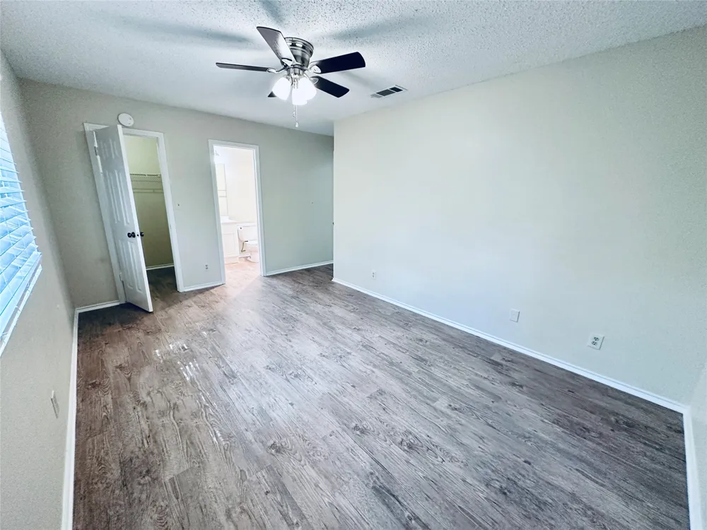 379 Fantail Loop #B Austin, TX 78734