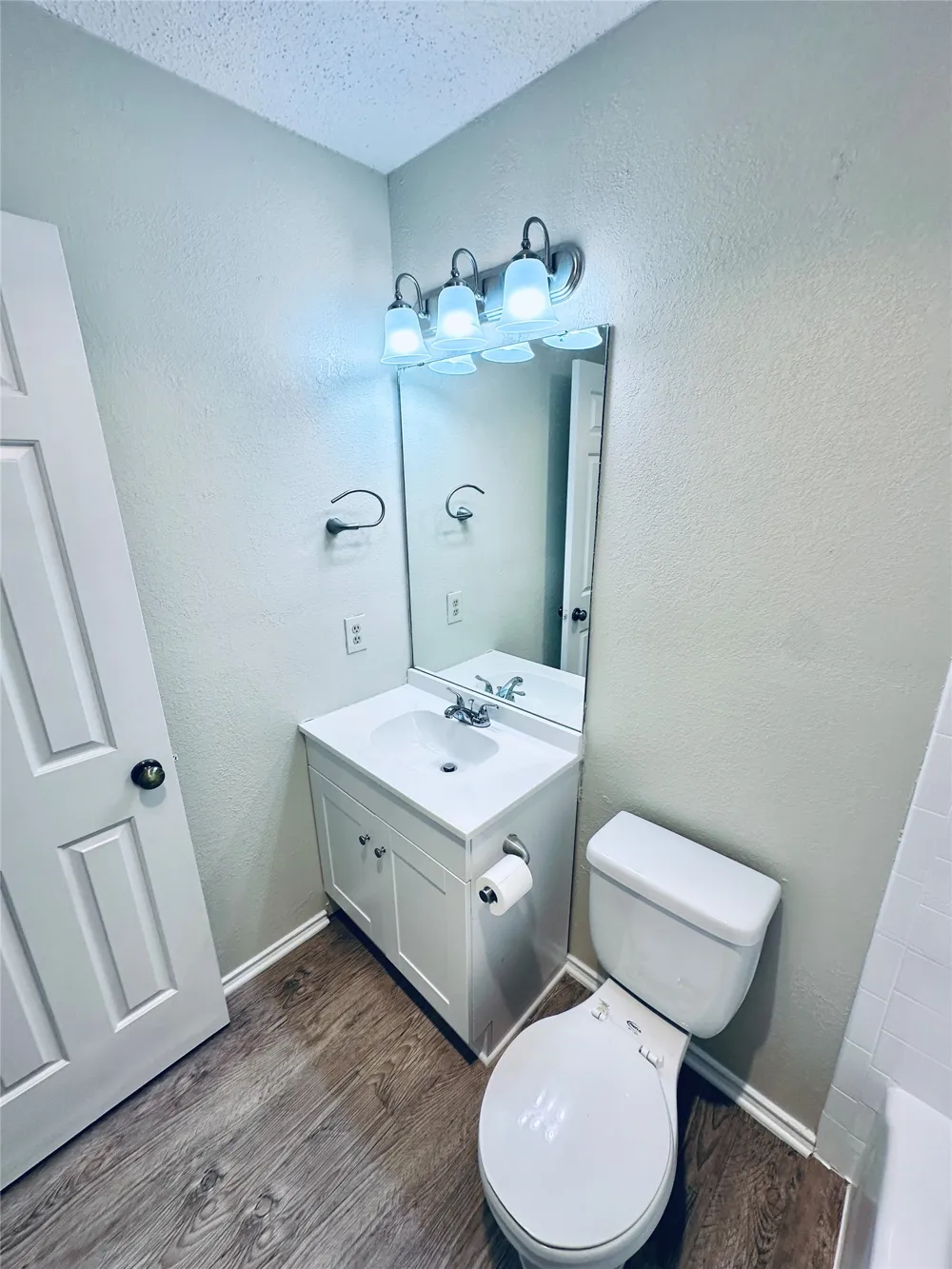 379 Fantail Loop #B Austin, TX 78734